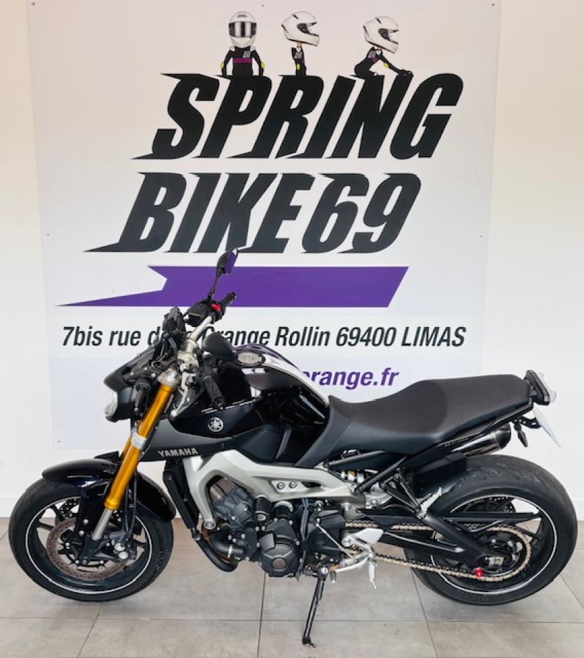 YAMAHA MT-09