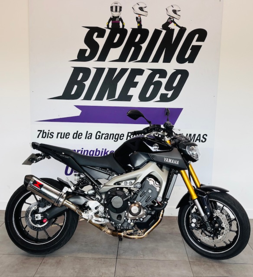 YAMAHA MT-09