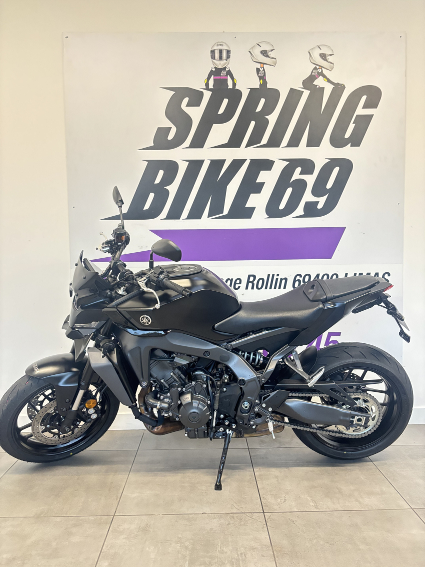 YAMAHA MT-09