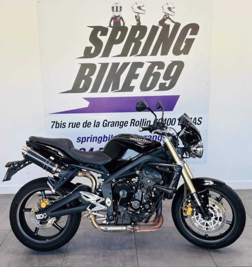 TRIUMPH STREET TRIPLE 675