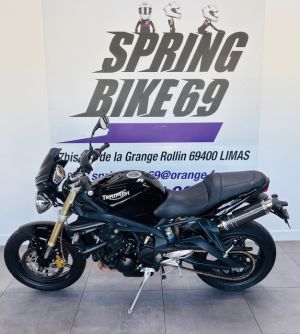 TRIUMPH STREET TRIPLE 675