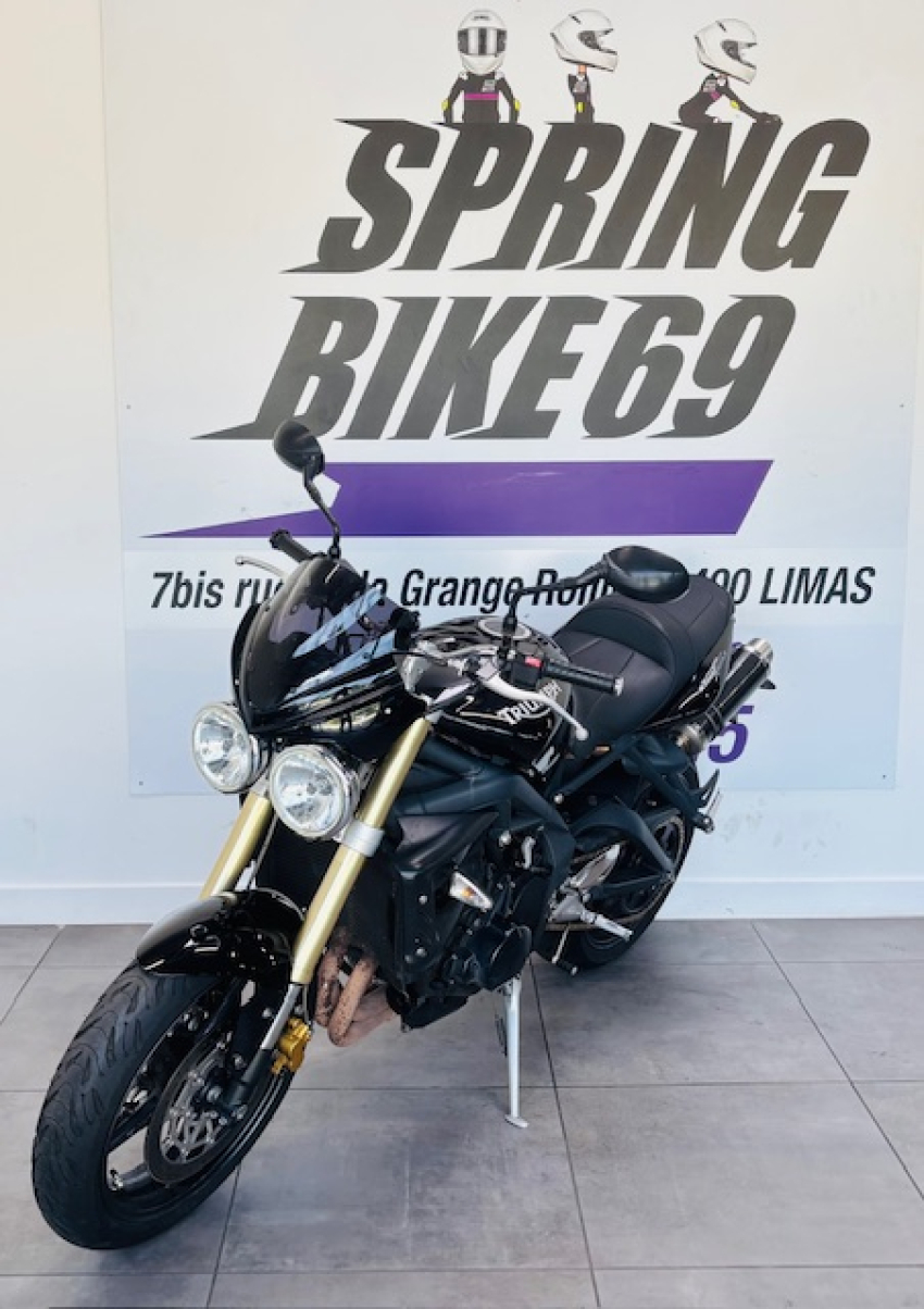 TRIUMPH STREET TRIPLE 675