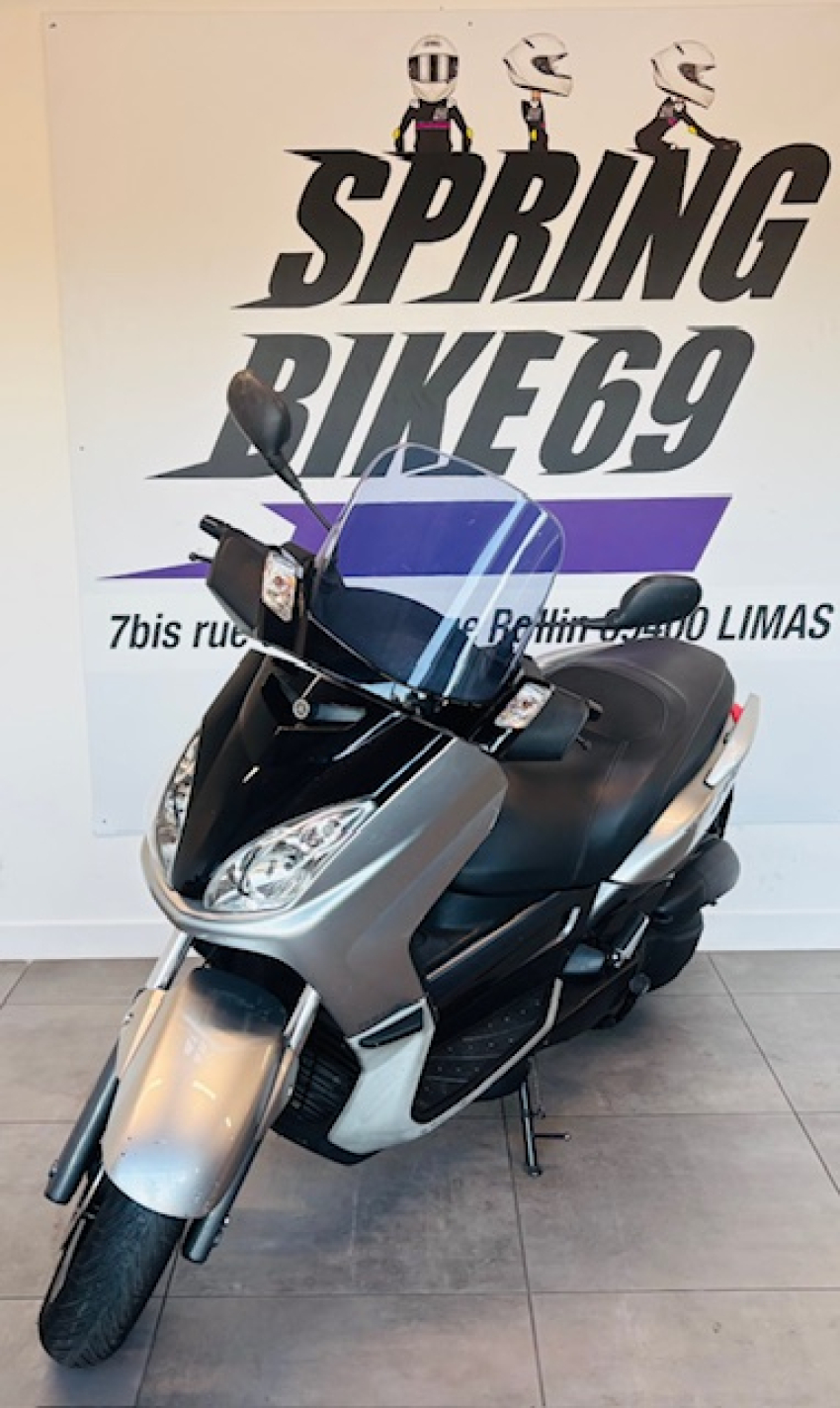 YAMAHA XMAX 125