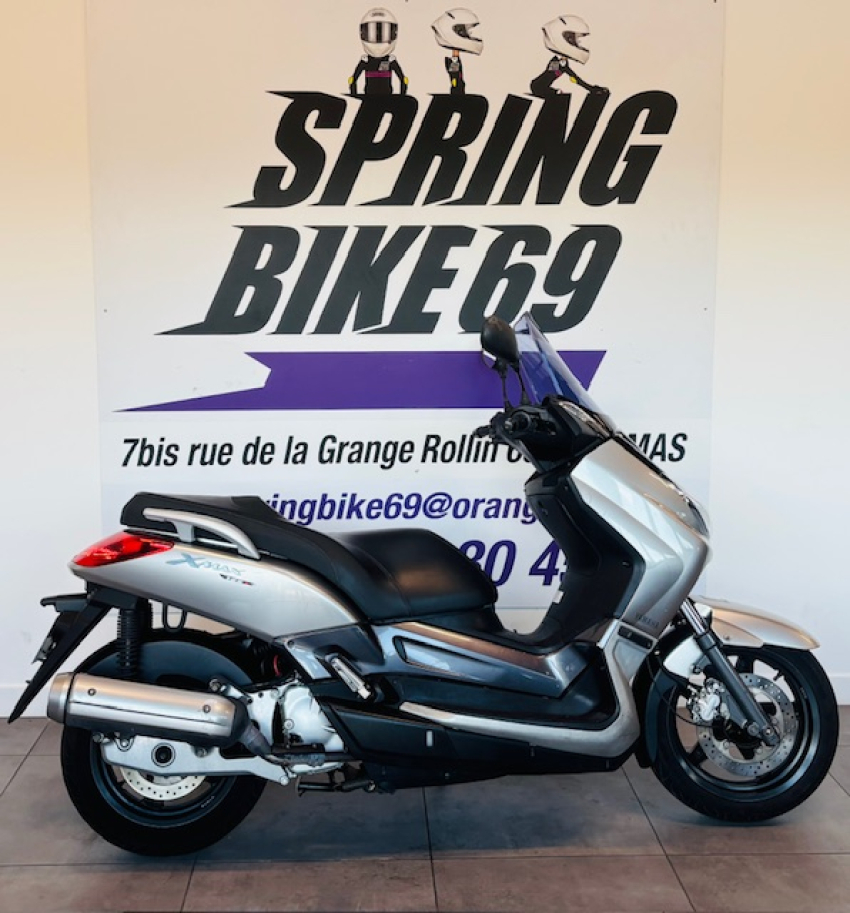 YAMAHA XMAX 125
