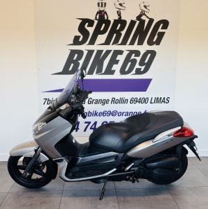 YAMAHA XMAX 125
