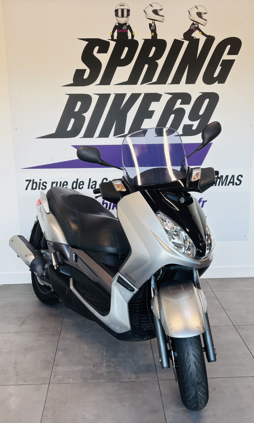 YAMAHA XMAX 125