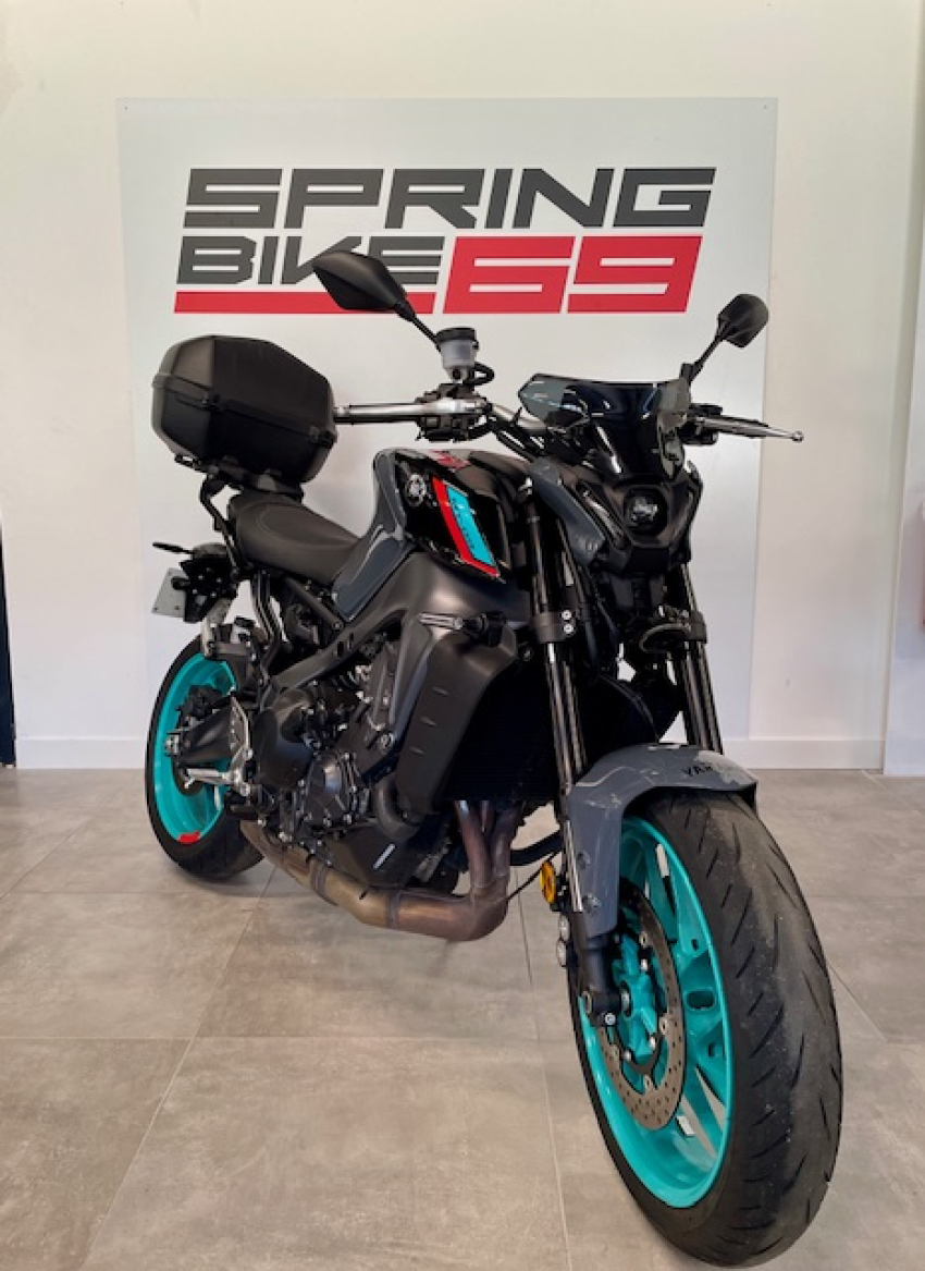 YAMAHA MT-09