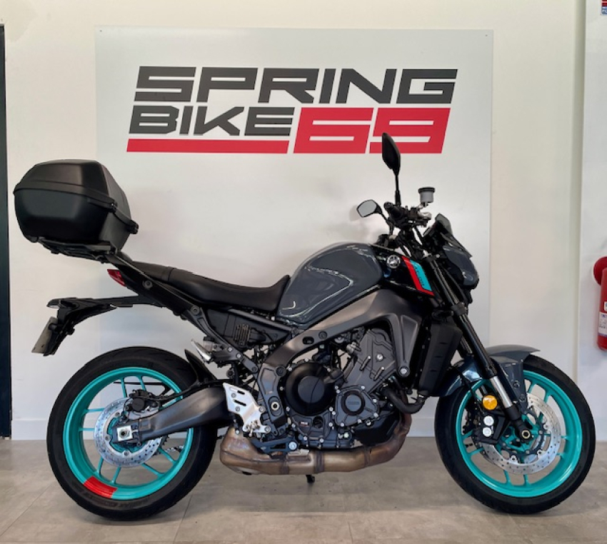 YAMAHA MT-09