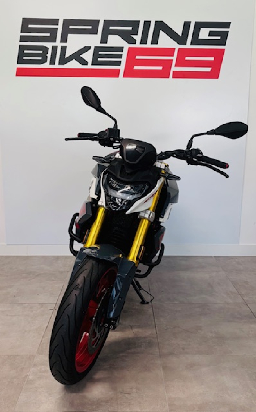 BMW G 310 R
