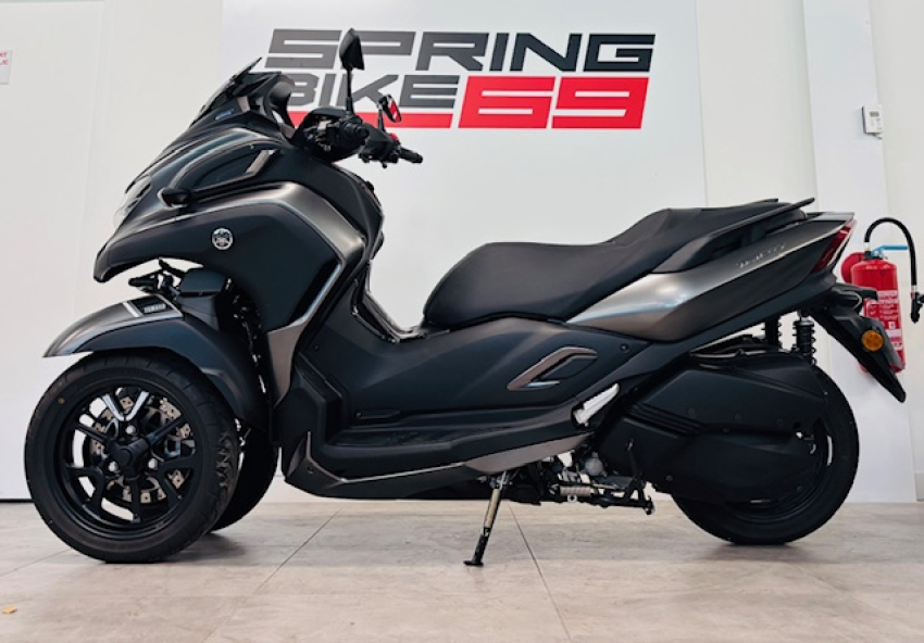 YAMAHA TRICITY 300