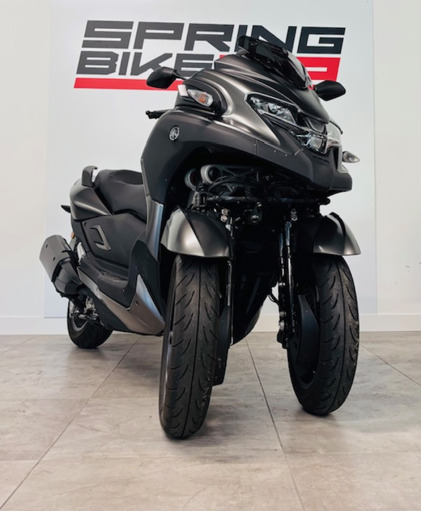 YAMAHA TRICITY 300