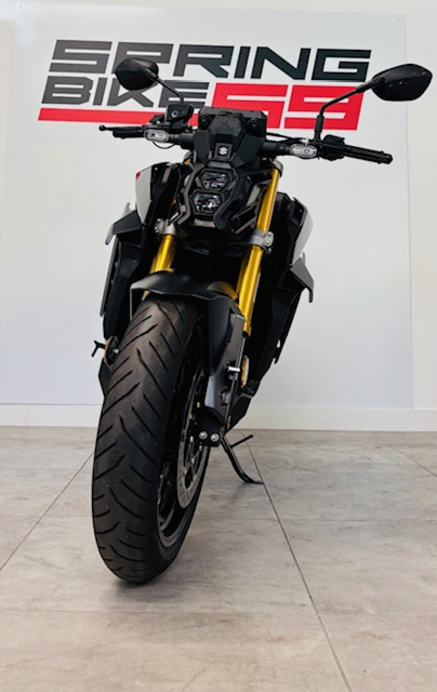 SUZUKI GSX-S 1000