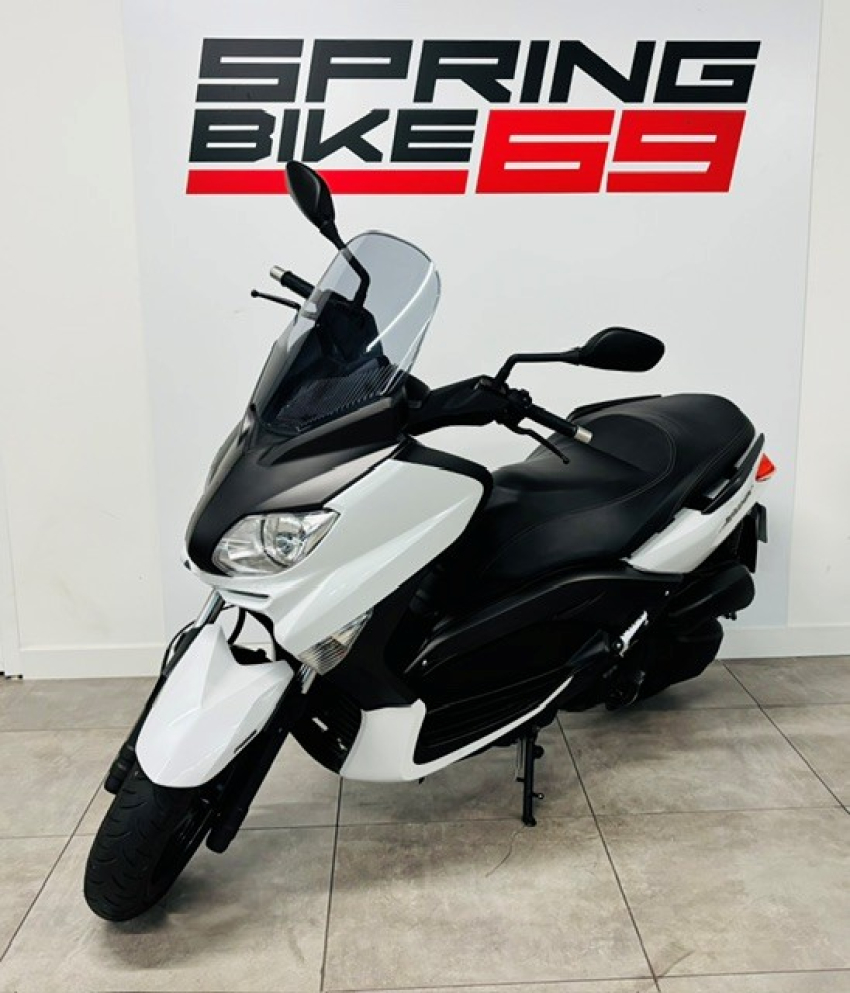 YAMAHA XMAX 125
