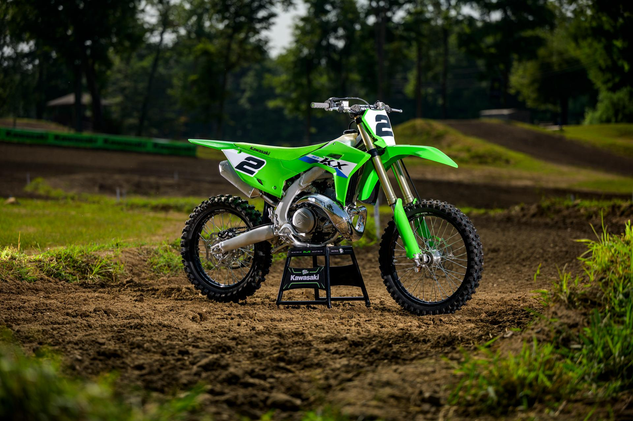 Nouvelle Kawasaki KX327 2027, moto cross 2-temps